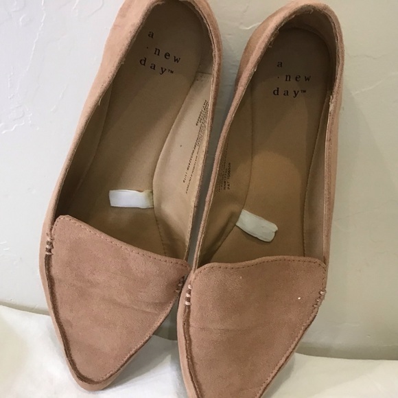 π A New Day | Faux Suede Loafers β Beige/Tan | Size 6 1/2 π - Picture 2 of 7